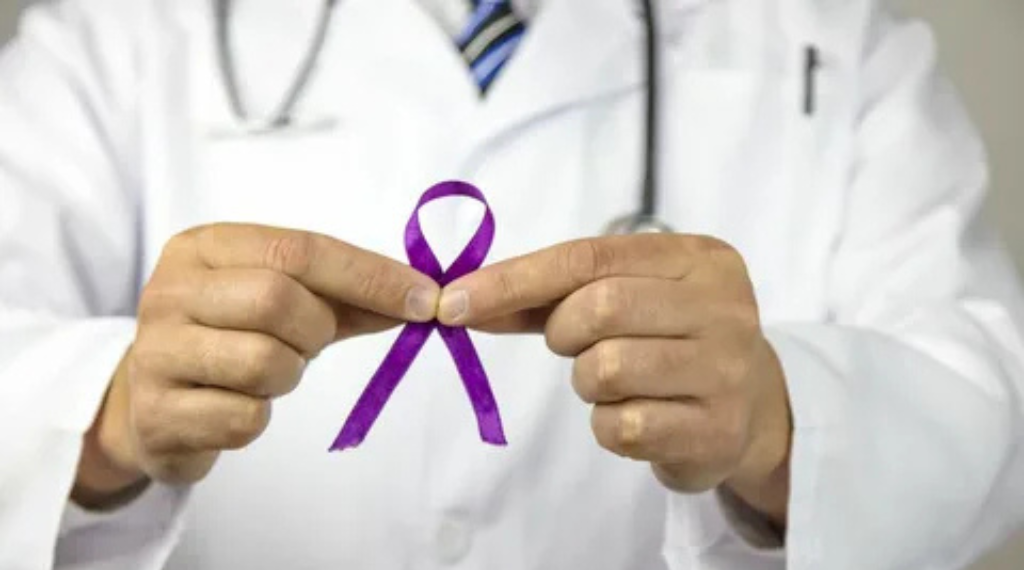 Read more about the article 12 Warning Signs That Cancer May Be Developing