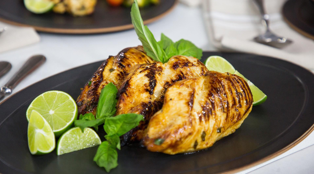 Read more about the article Warning: This Zesty Lemon Chicken May Leave You Addicted to Dinner at Home